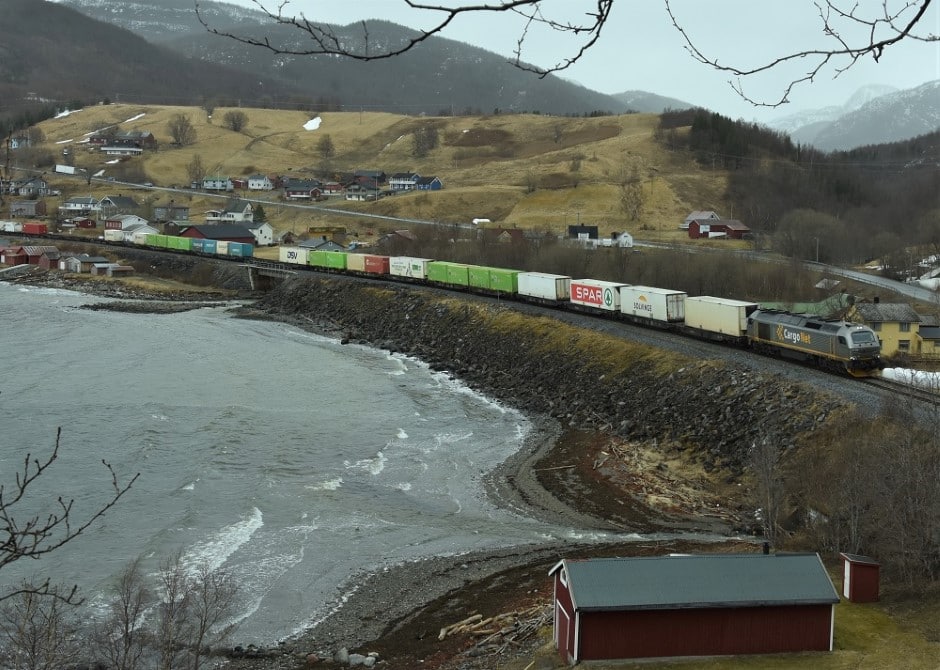 Godstog mellom Fauske og Rognan på Nordlandsbanen