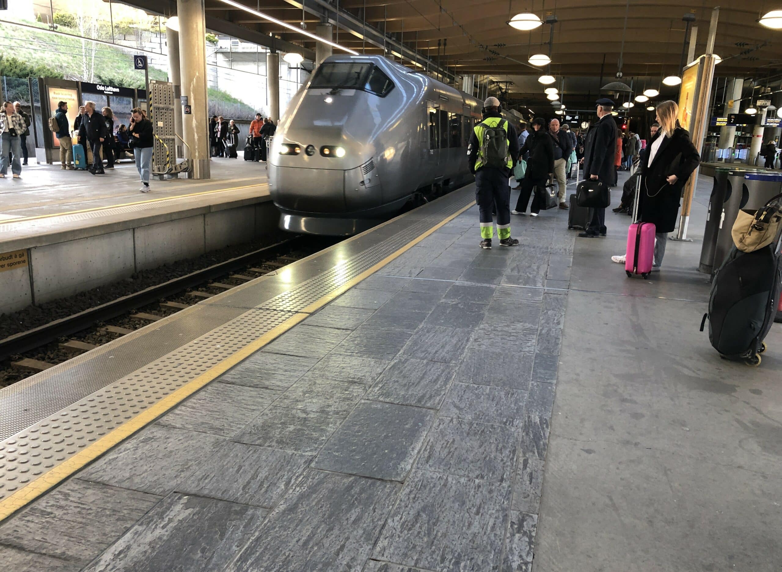 Oslo lufthavn, Gardermoen stasjon.