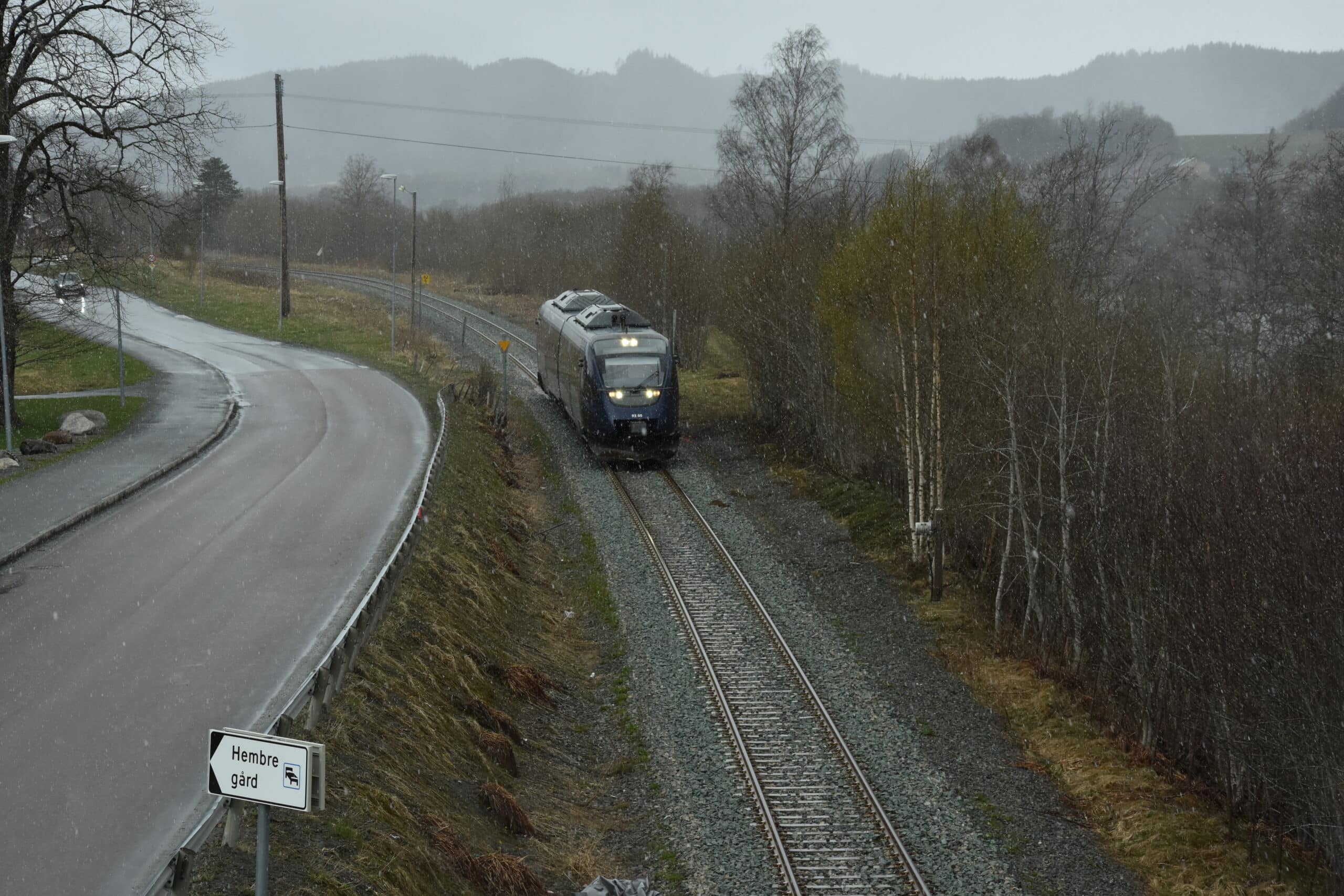 Tog på Meråkerbanen ved Hegra.