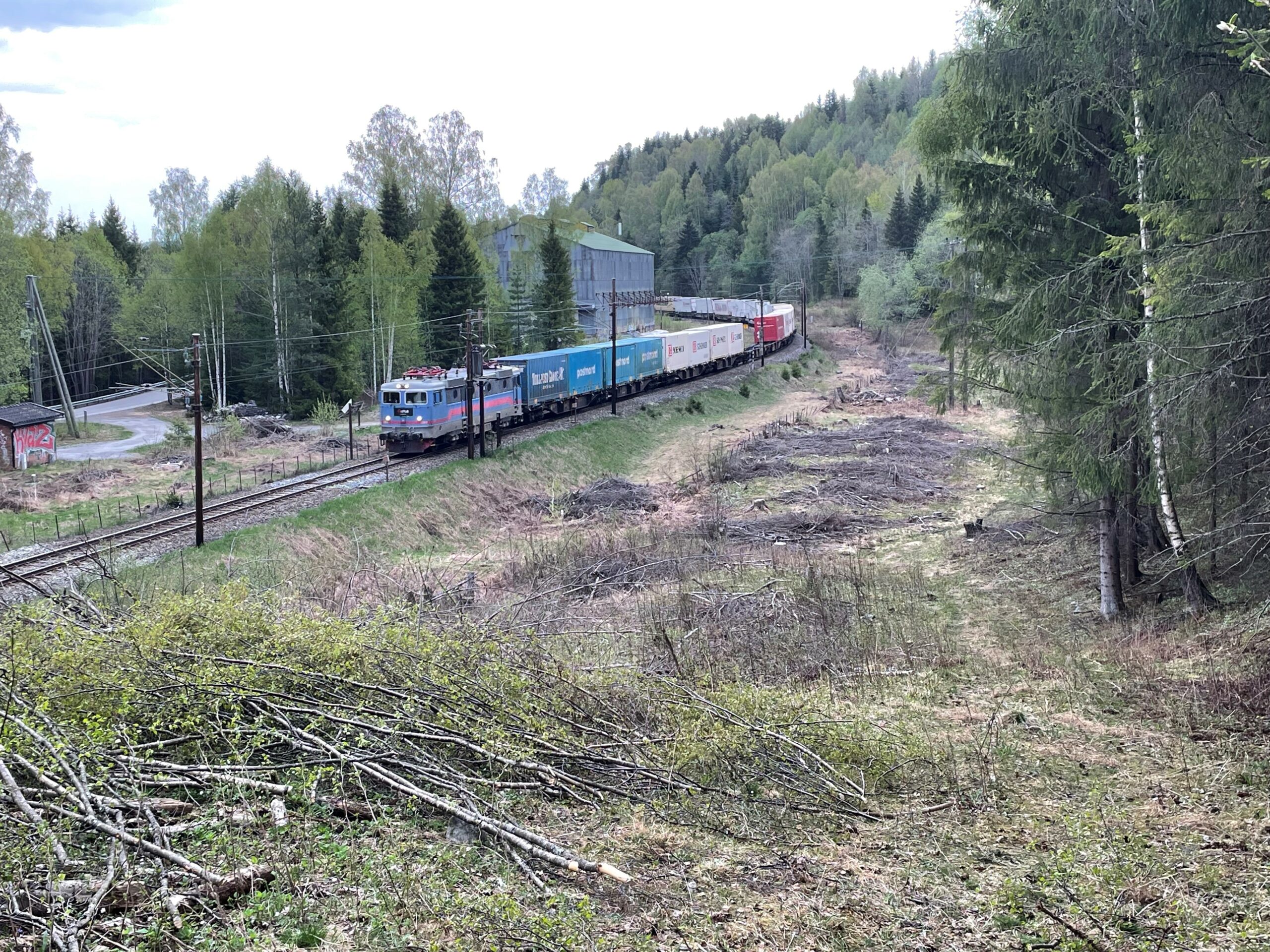 Onrail godstog mot Bergen ved Viul på Roa - Hønefossbanen.