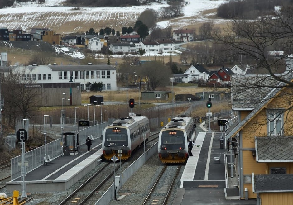 Kryssende tog på Ranheim stasjon