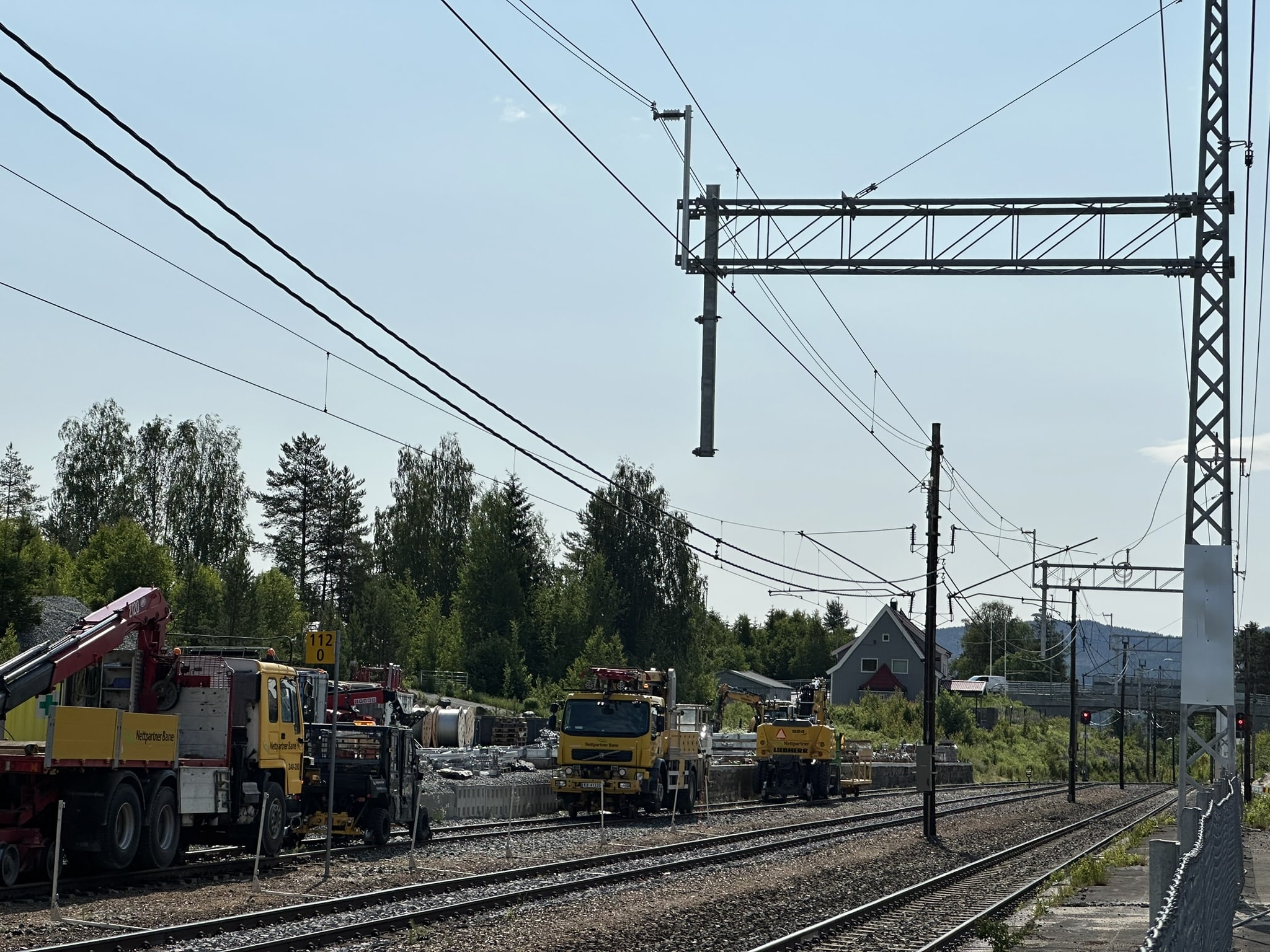 Det er stor skilnad på gammalt og nytt anlegg. Her frå Sokna stasjon.