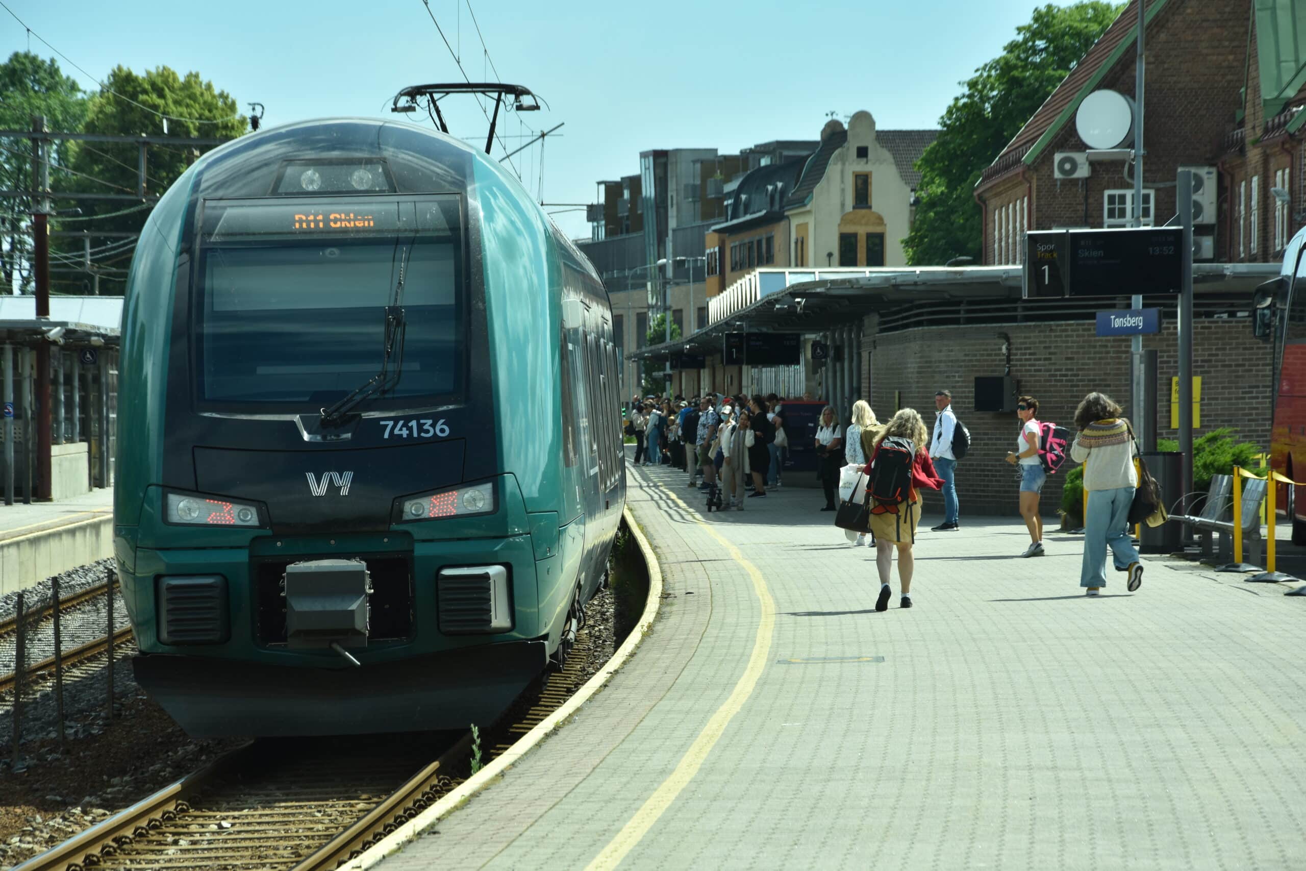 Flirt type 74 på Tønsberg stasjon, Vestfoldbanen