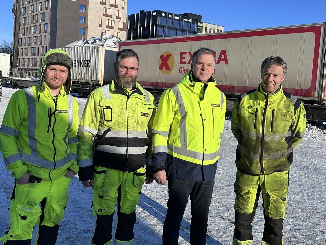 Holder trafikken i gang: Fv: Daniel Fors fra Bodø, Thor-Espen Hansen fra Fauske, terminalleder i Trondheim Kay Jøran Frantzen og Bjørn Rakbjørg fra Trondheim.  