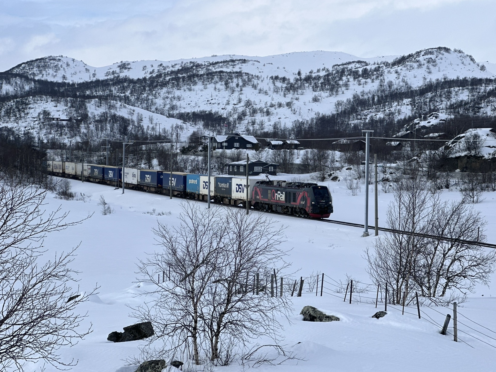 Begge de to godstogselskapene vil øke kapasiteten for å møte den økende etterspørselen på Bergensbanen.