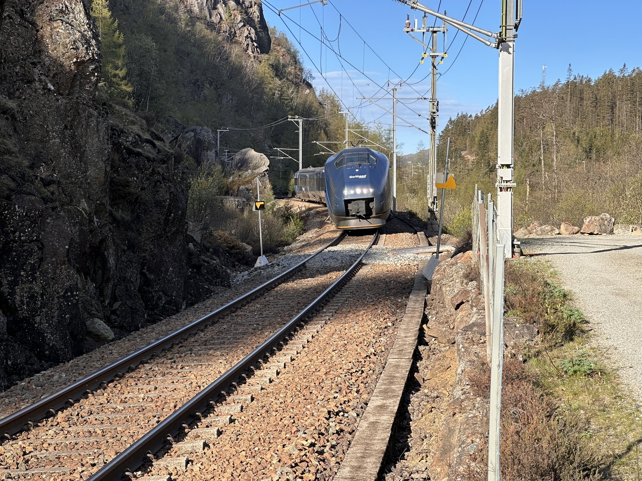 Sjølv om det er utfordringar i fjerntrafikken, blir sjølve Sørlandsbanen stadig betre gjennom stor innsats i vedlikehald og fornying av strekninga.