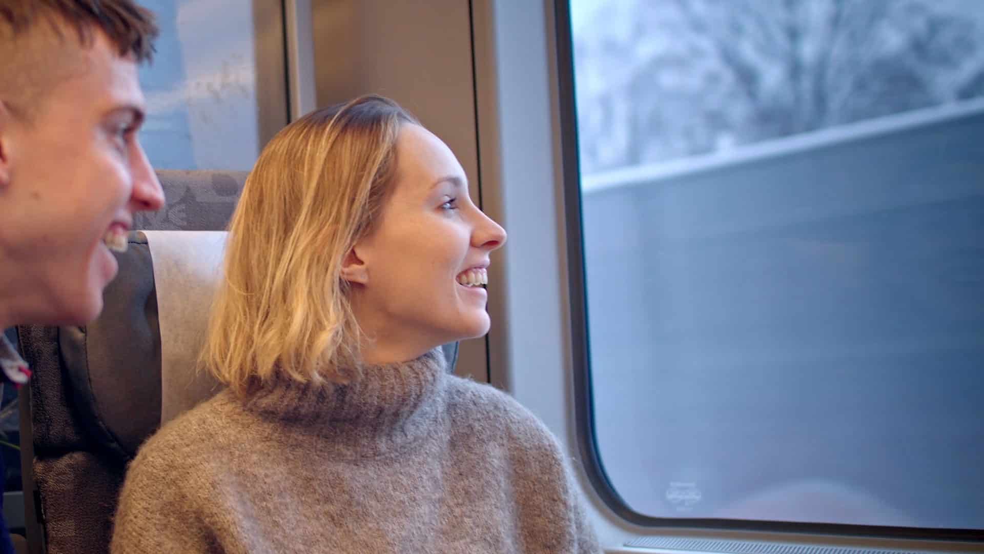 Illustrasjonsbilde av togpassasjerer