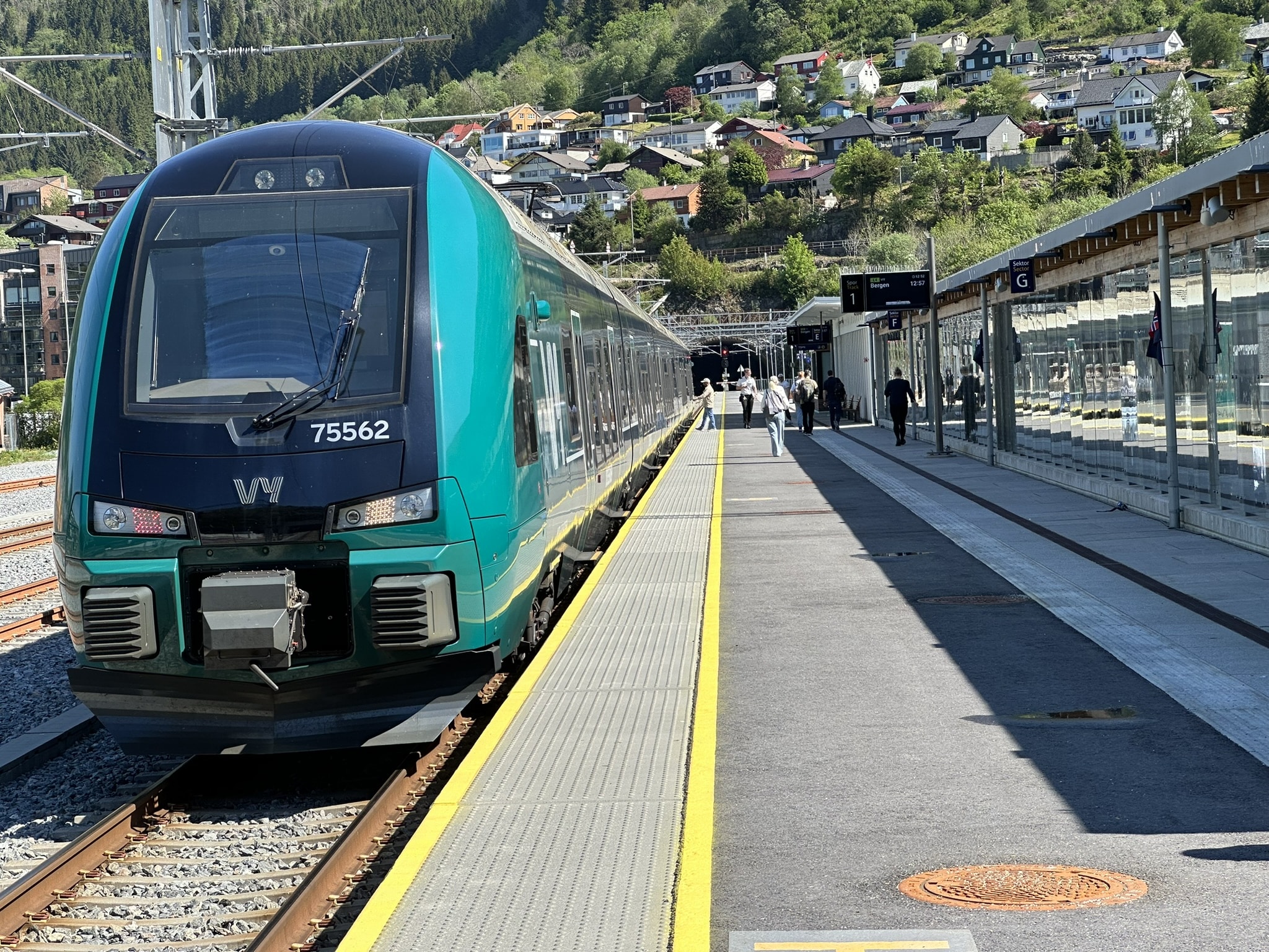 Nytt dobbeltspor Arna - Bergen har gitt tog hvert kvarter her og fleire tog i rute på heile Bergensbanen.