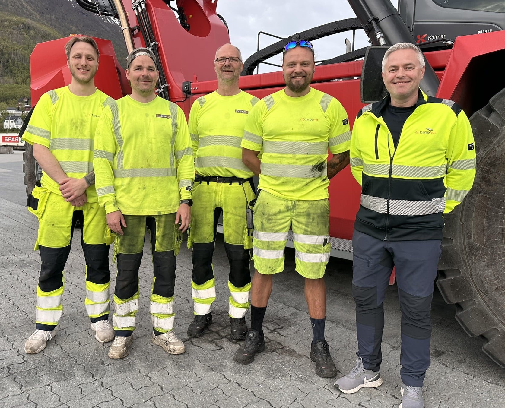 Jobber i team: Fv: Håkon Andreas Wold Berg, Andreas Vik, Hans Olav Wold, Lasse Gaare Iversen, Oddne Neverdal