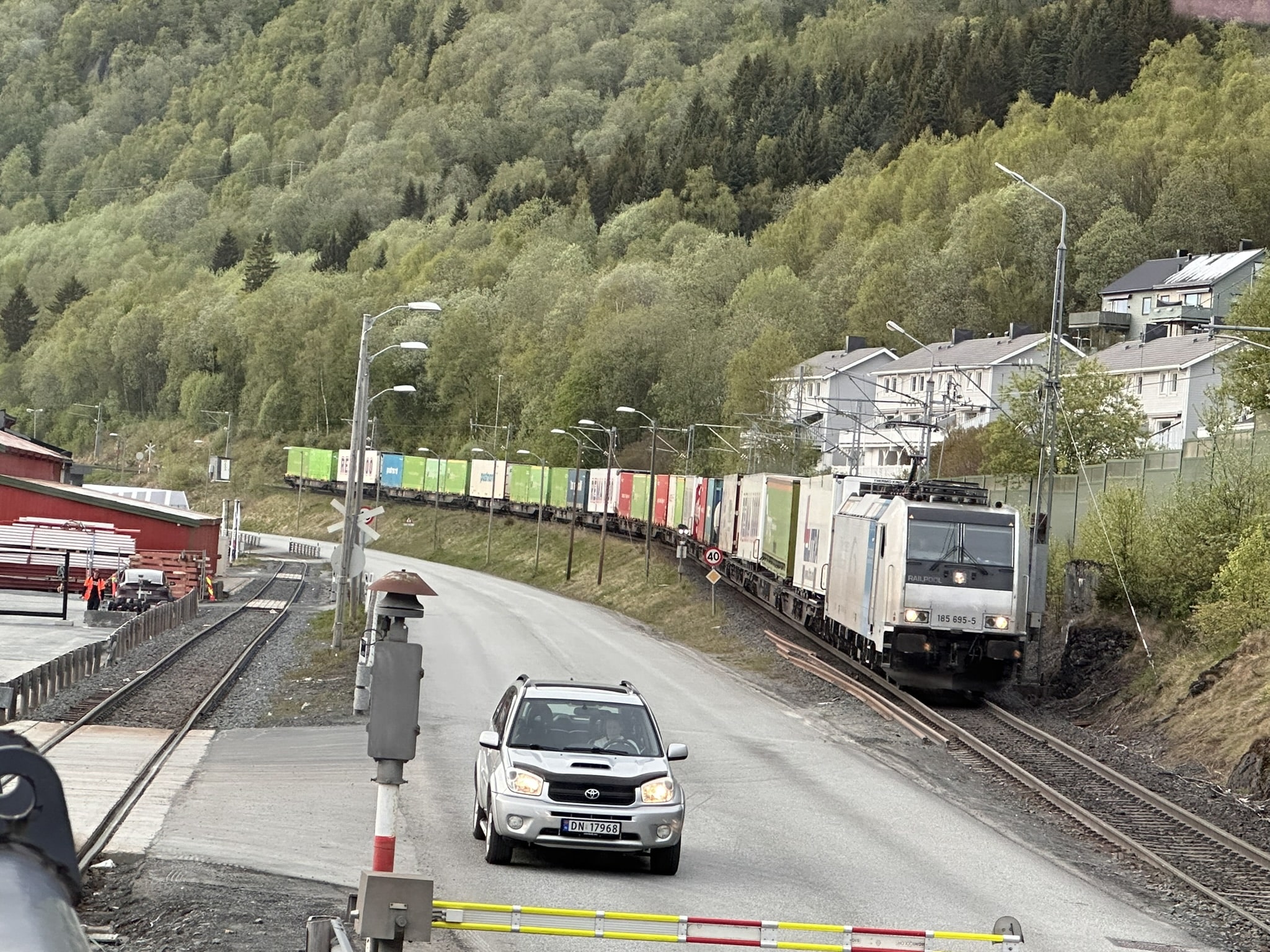 Arctic Rail Ekspress, ARE-toget, ankommer Narvik godsterminal etter 1950 kilometer fra Oslo på vel et døgn.