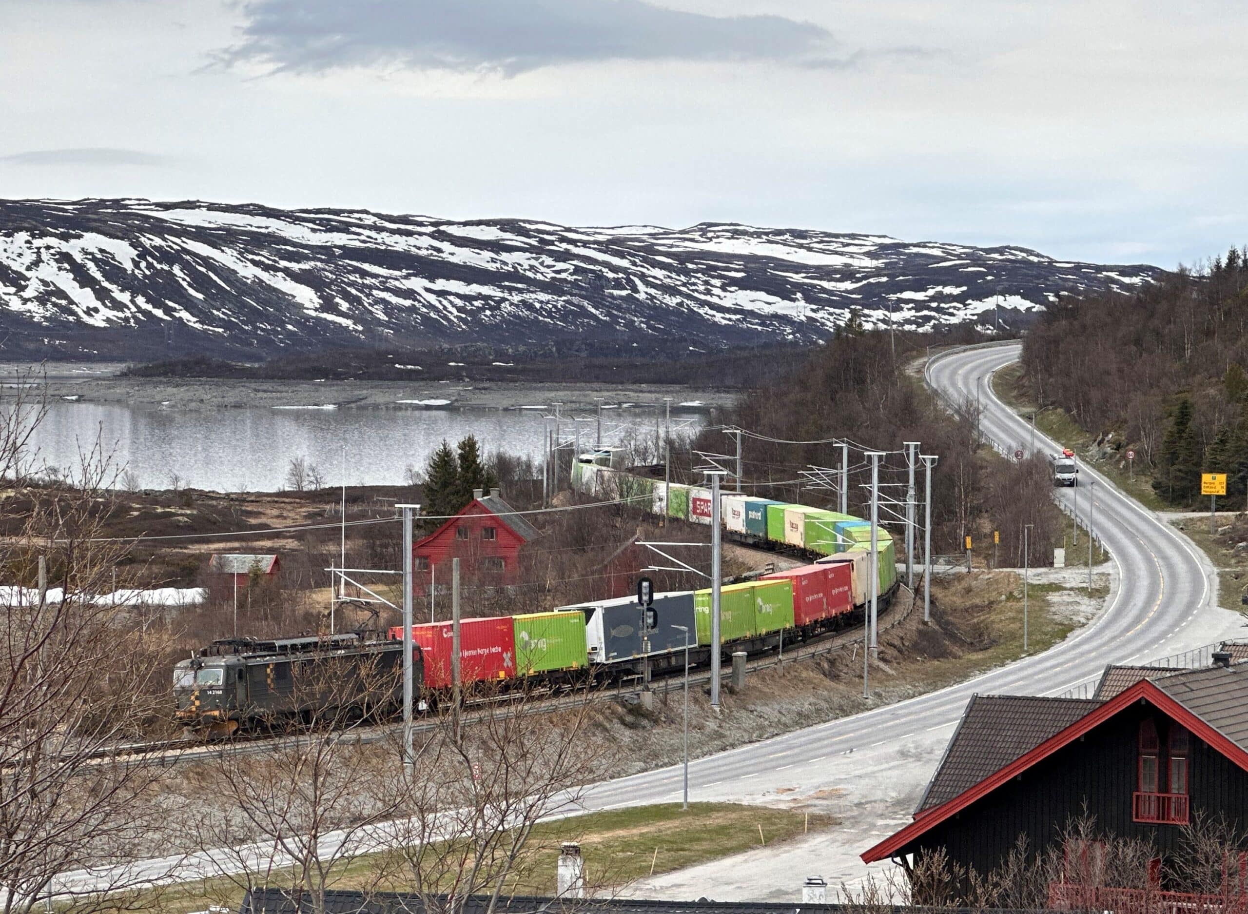 Godstrafikken på Bergensbanen er i vekst. Målet er å kunne køyre fleire og lengre tog.