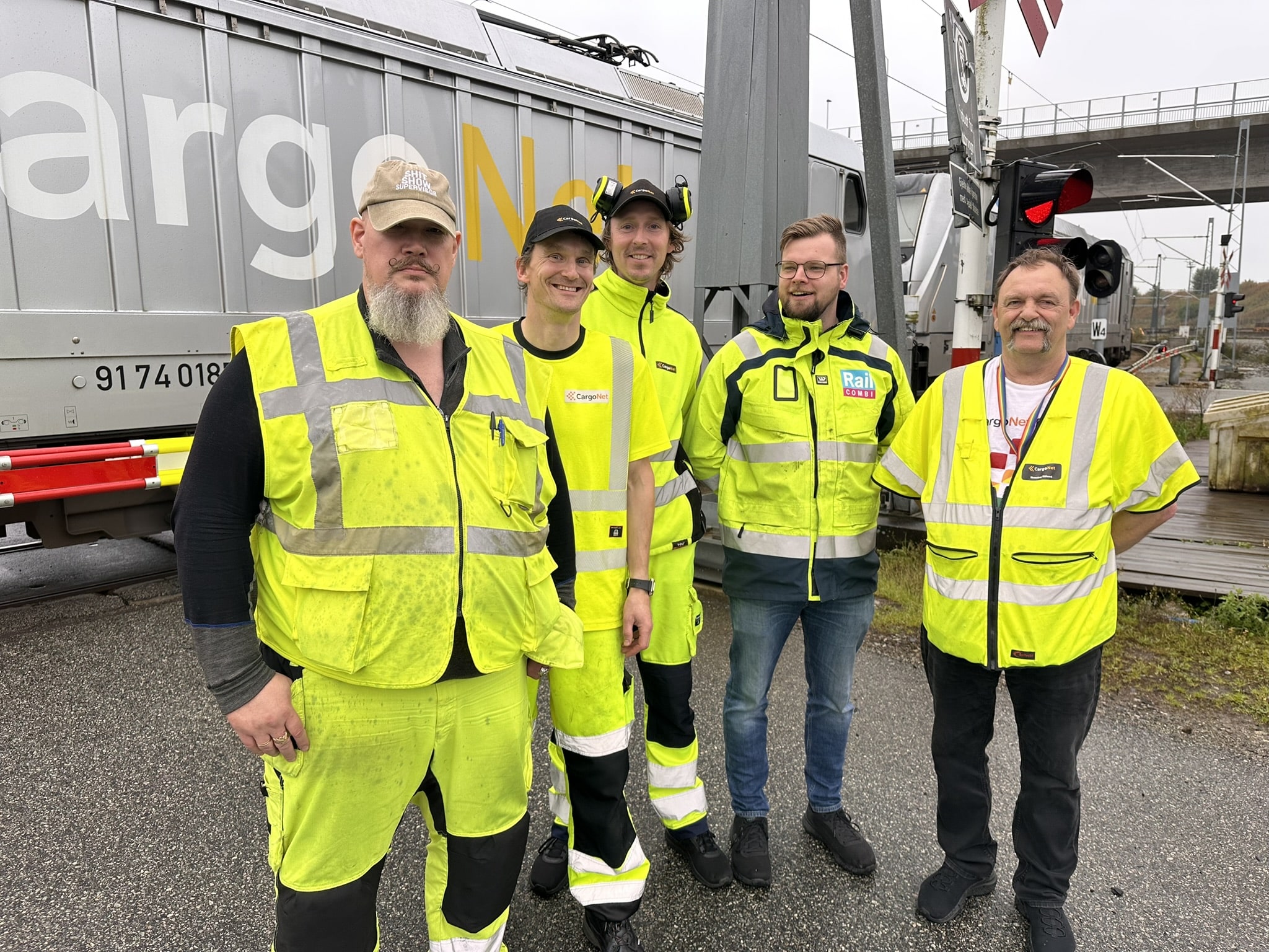 Sørger for sikker og effektiv drift på Ganddal godsterminal, frå venstre: Thomas Schultz, Erlend Norheim, Daniel Andersson, Even Almenning og terminalsjef Henning Haaland