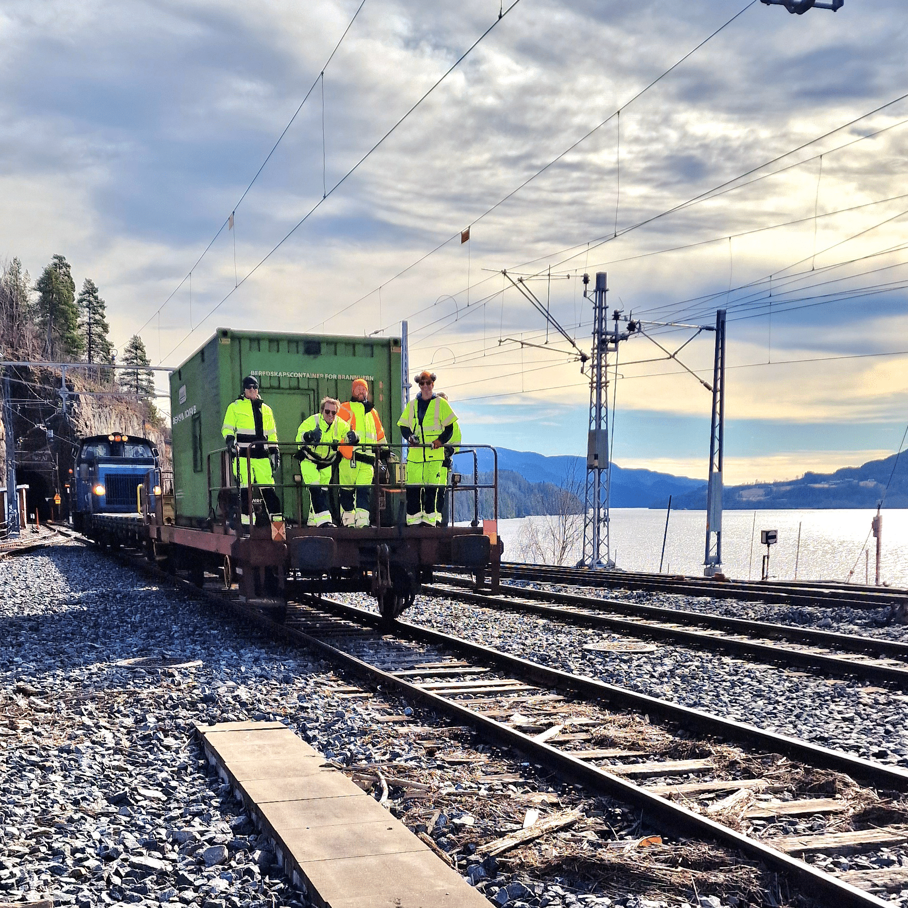 Studentar på skiftekurs på Notodden